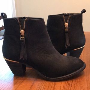 Steve Madden Black Booties Size 8.5